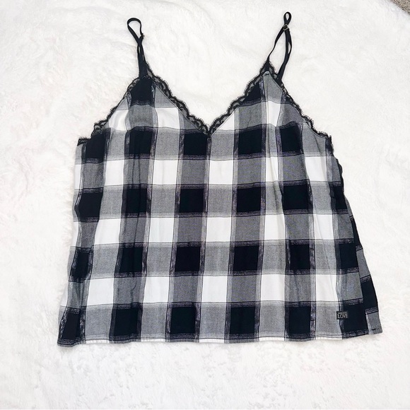 Victoria’s Secret Plaid Cami + Shorts Pajama Set! - Picture 2 of 8